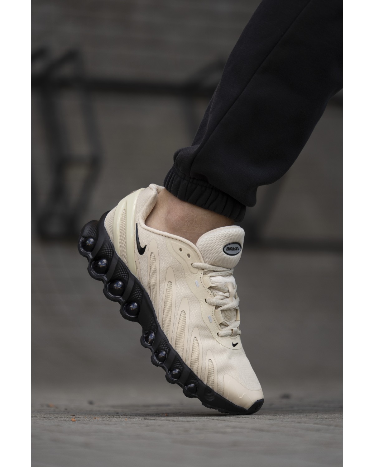 Nike Air Max DN8 Beige