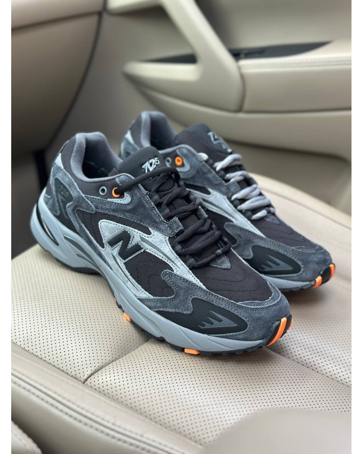 New Balance 725 Dark Grey Orange Thermo
