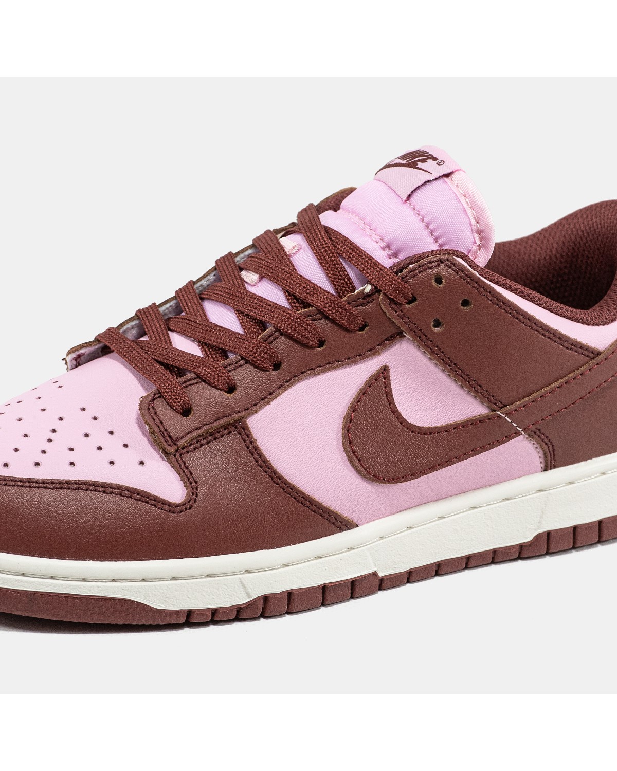 Nike SB Dunk Low