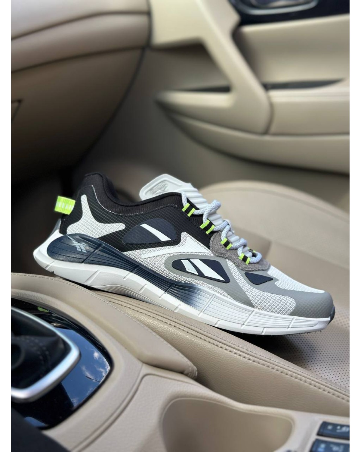 Reebok Zig Kinetica White Grey Black