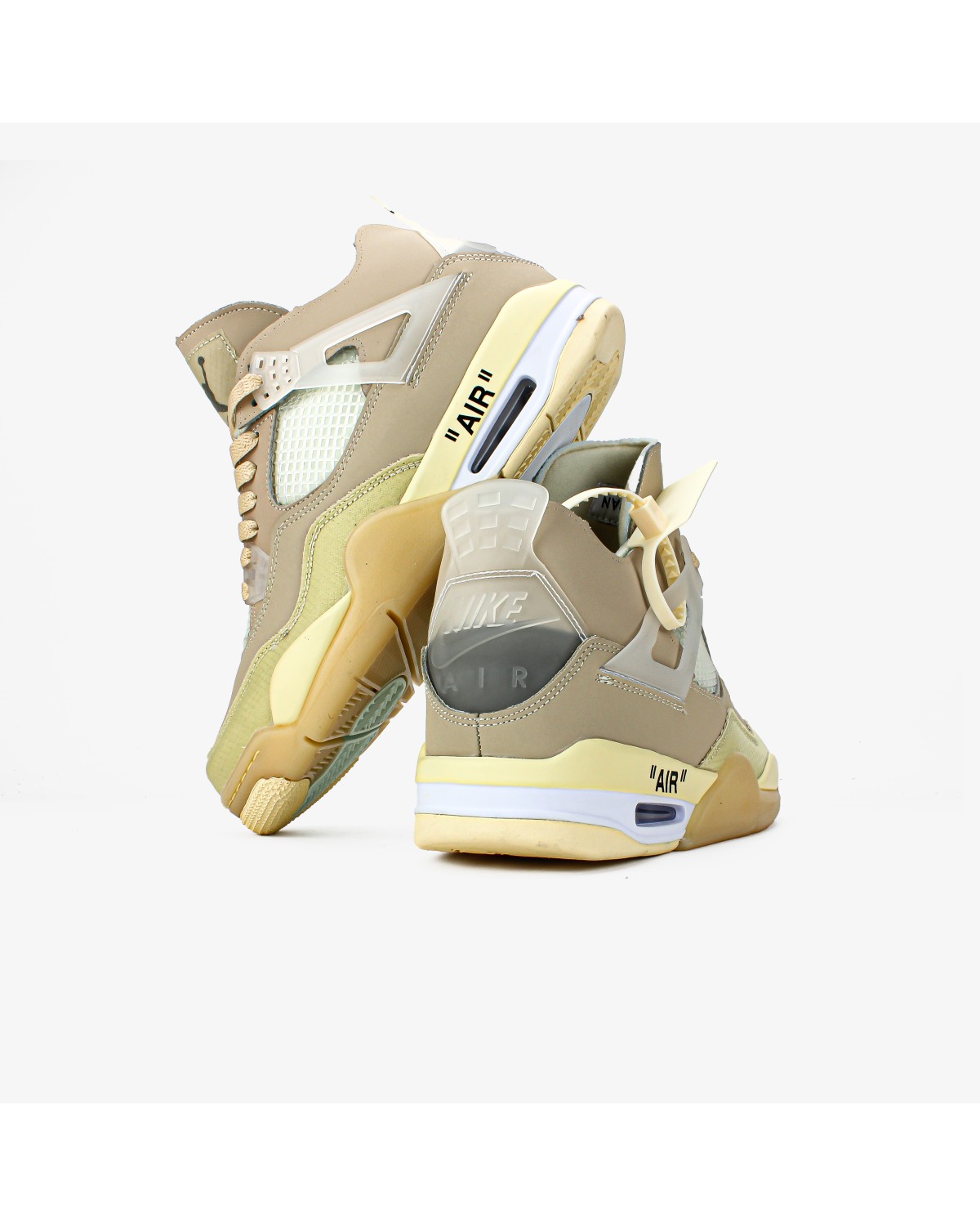 Nike SB Dunk Low x Supreme