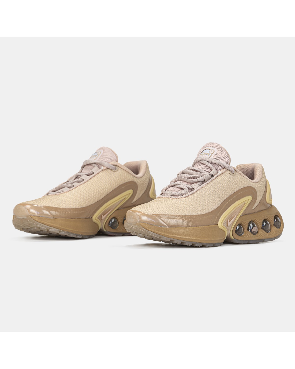 Nike Air Max Dn Isa Beige