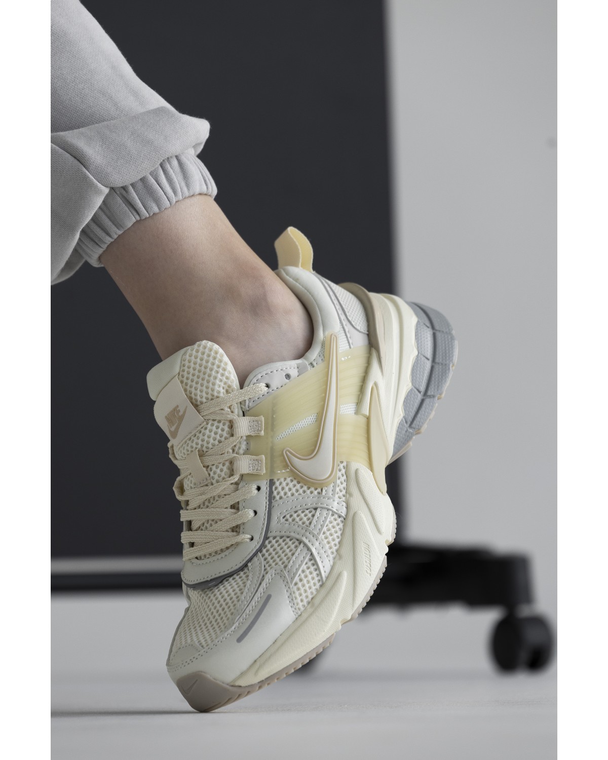 Nike V2K Runtekk White Beige Blue