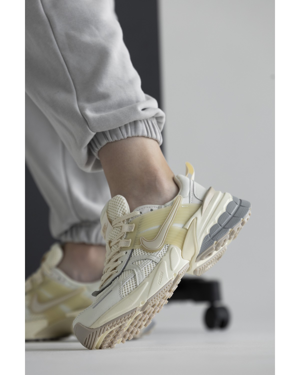 Nike V2K Runtekk White Beige Blue