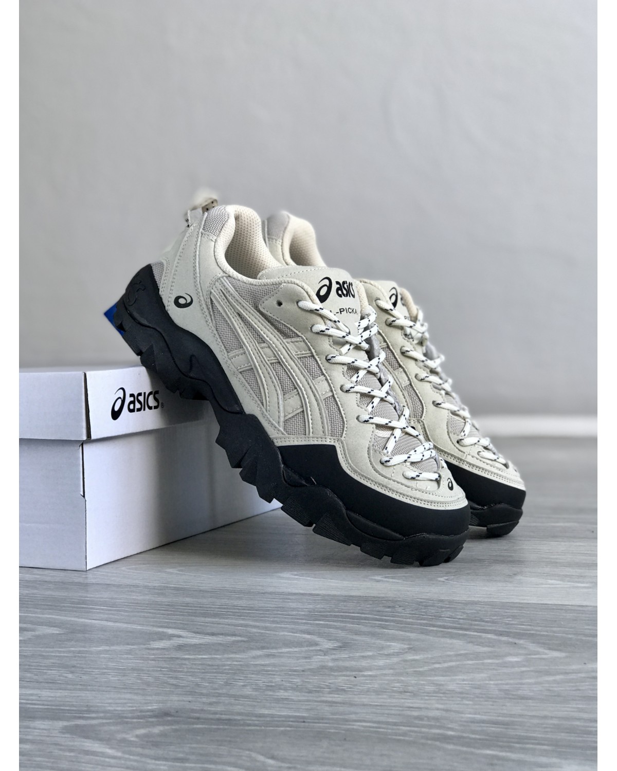 Asics Gel-Pickax Beige