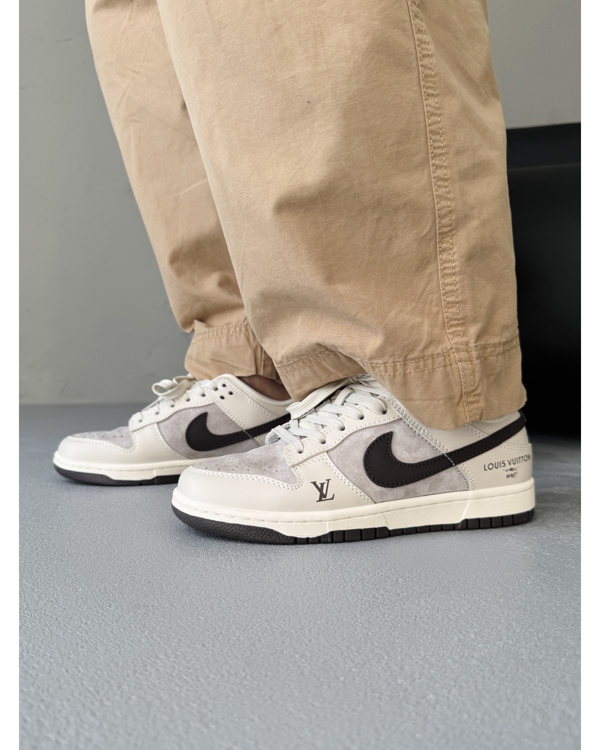 Nike SB Dunk Low x Louis Vuitton Grey/Black