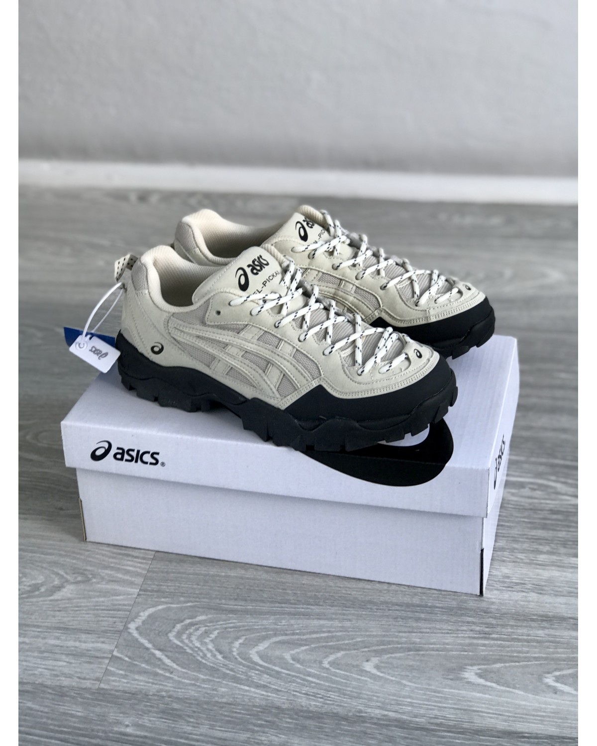 Asics Gel-Pickax Beige