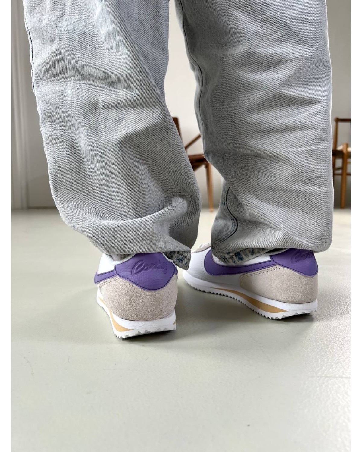 Nike Cortez white violet