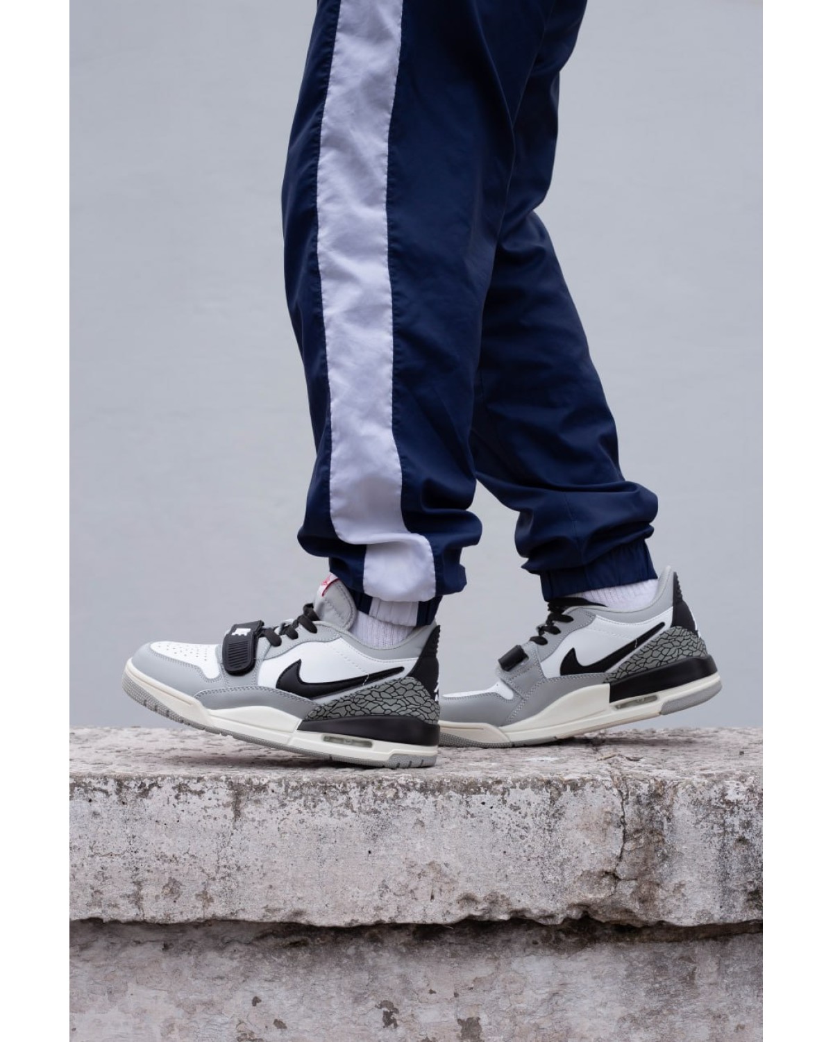 Nike Air Jordan Legacy 312 Grey White Black