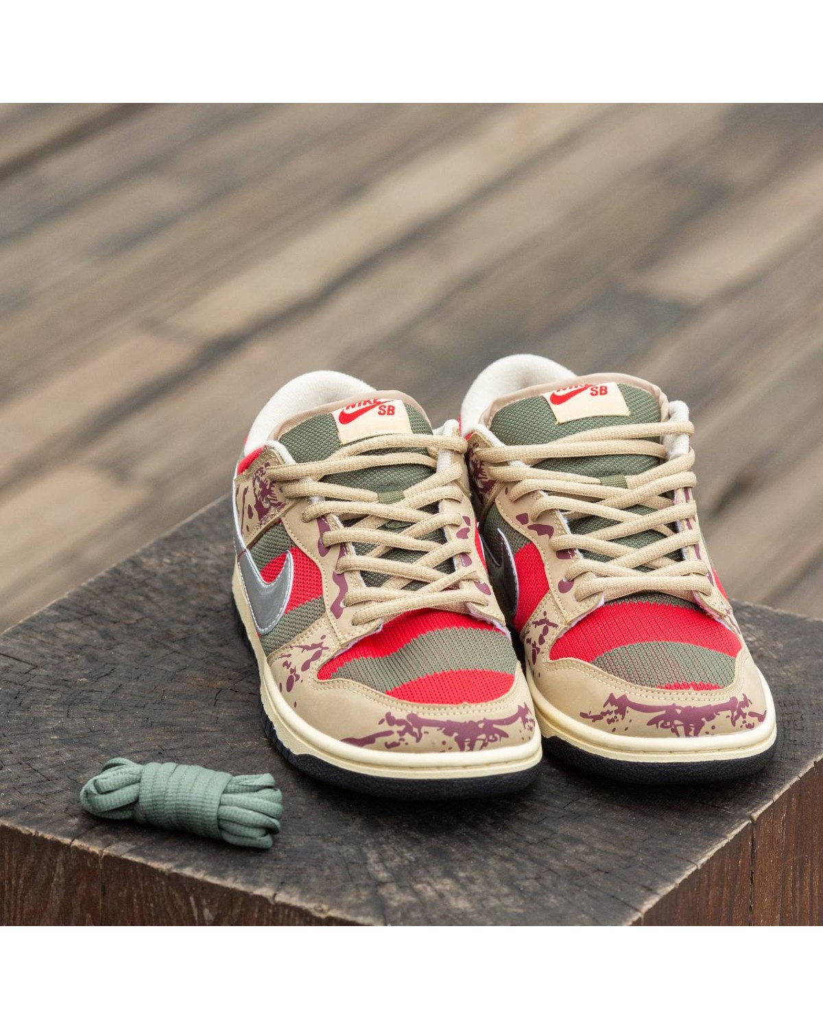 Nike SB Dunk Low Freddy Krueger
