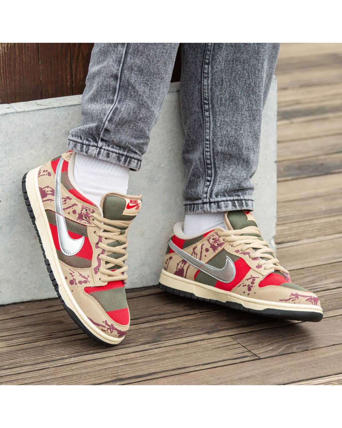 Nike SB Dunk Low Freddy Krueger