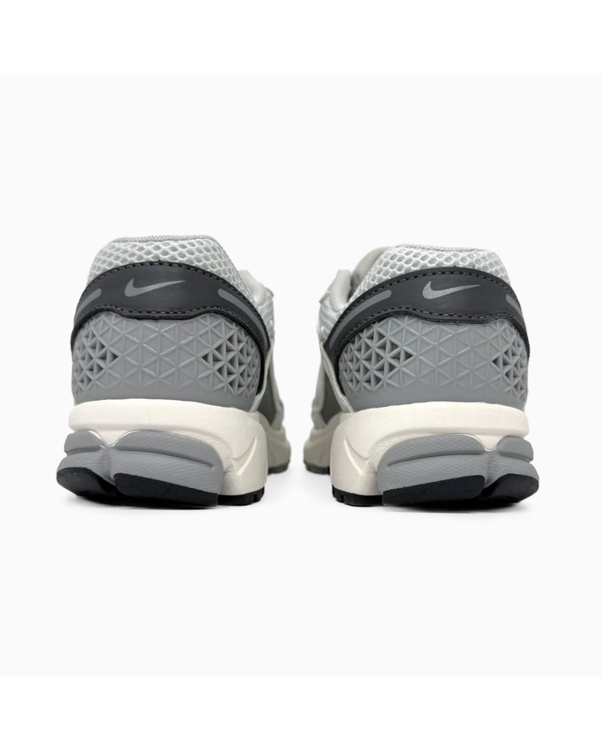 Nike Zoom Vomero 5 Grey