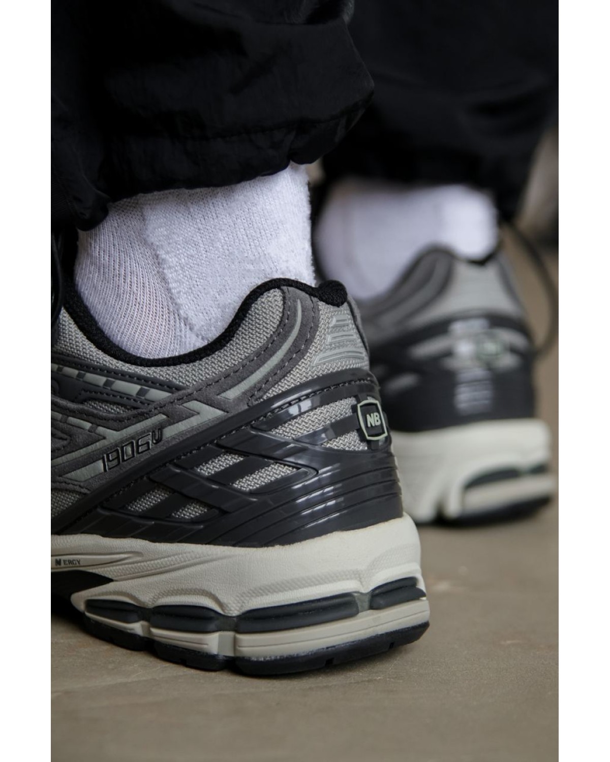 New Balance 1906U Grey/Black