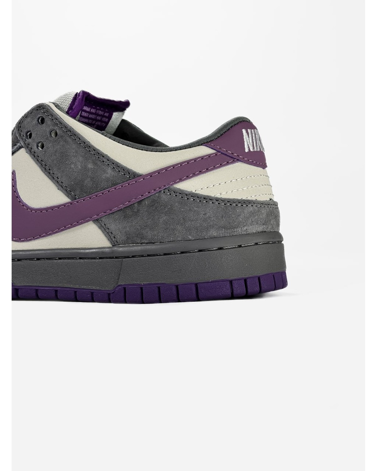 Nike SB Dunk Low Pro Pigeon