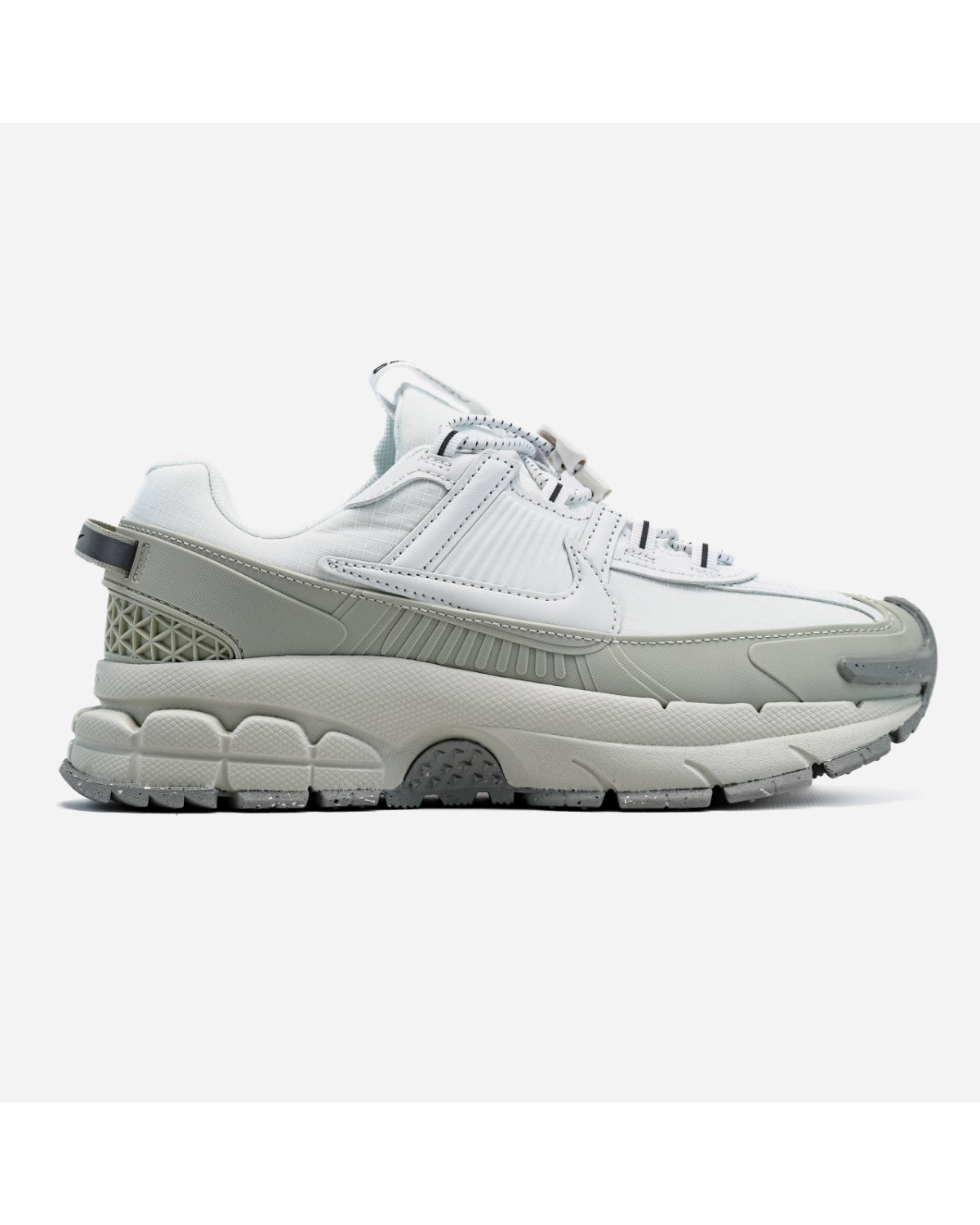 Nike Vomero Roam White Beige