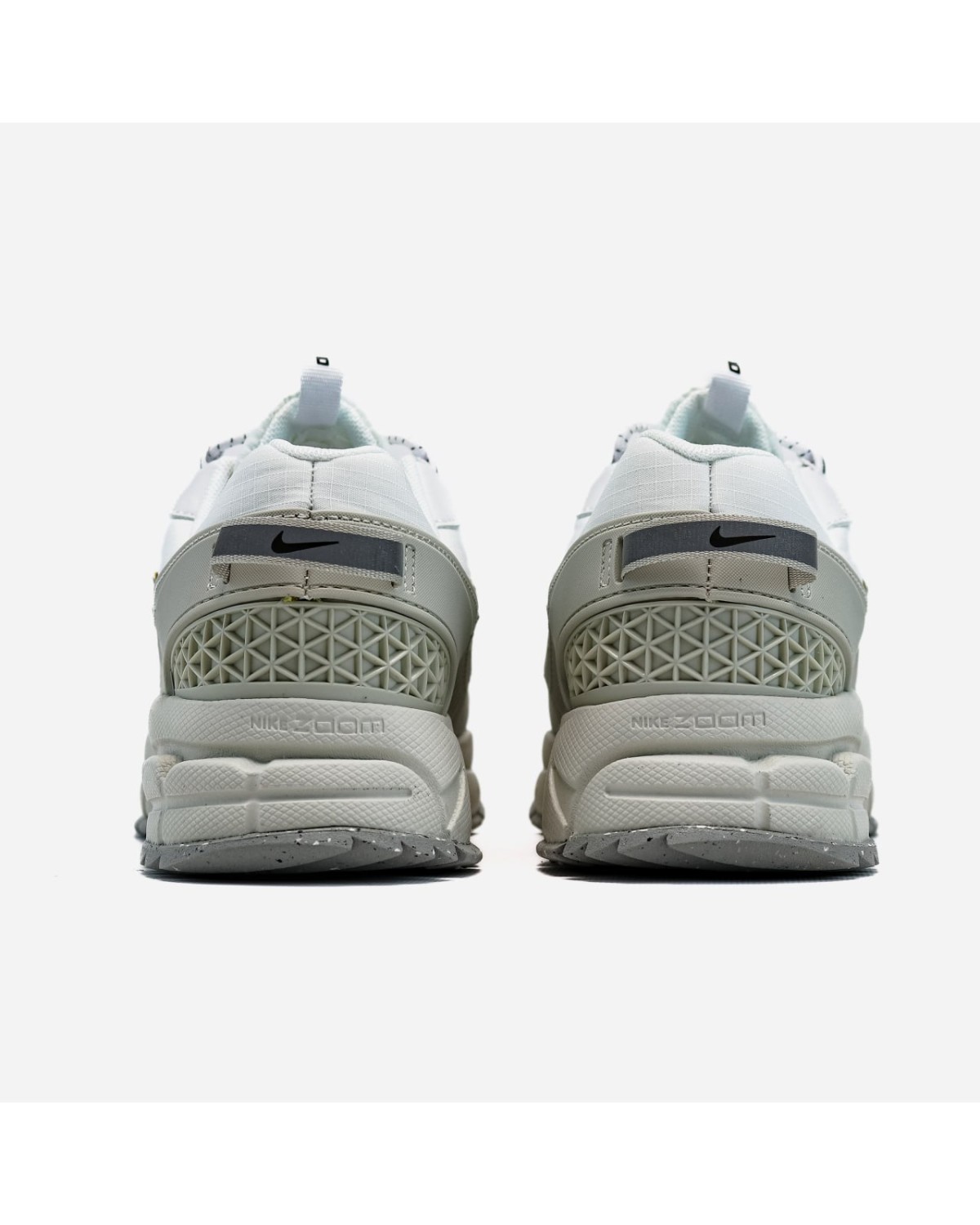 Nike Vomero Roam White Beige
