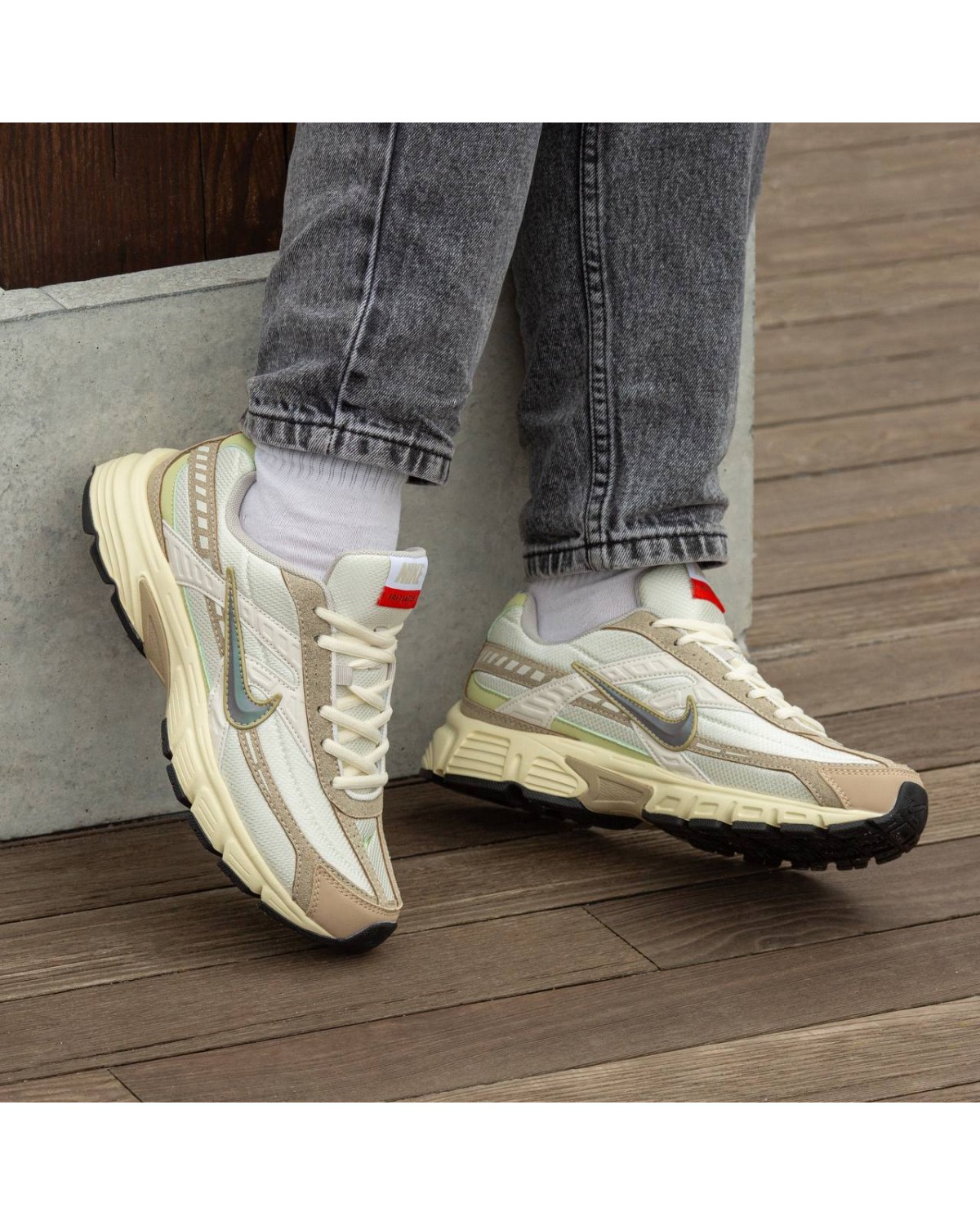 Nike Initiator Beige Green