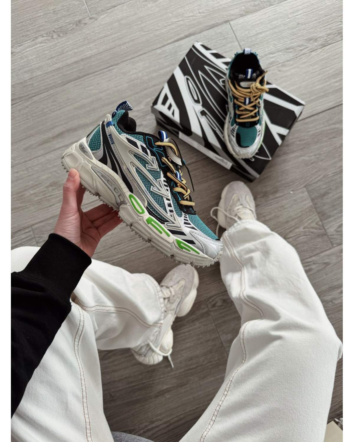 OFF-WHITE Be Right Back Paris