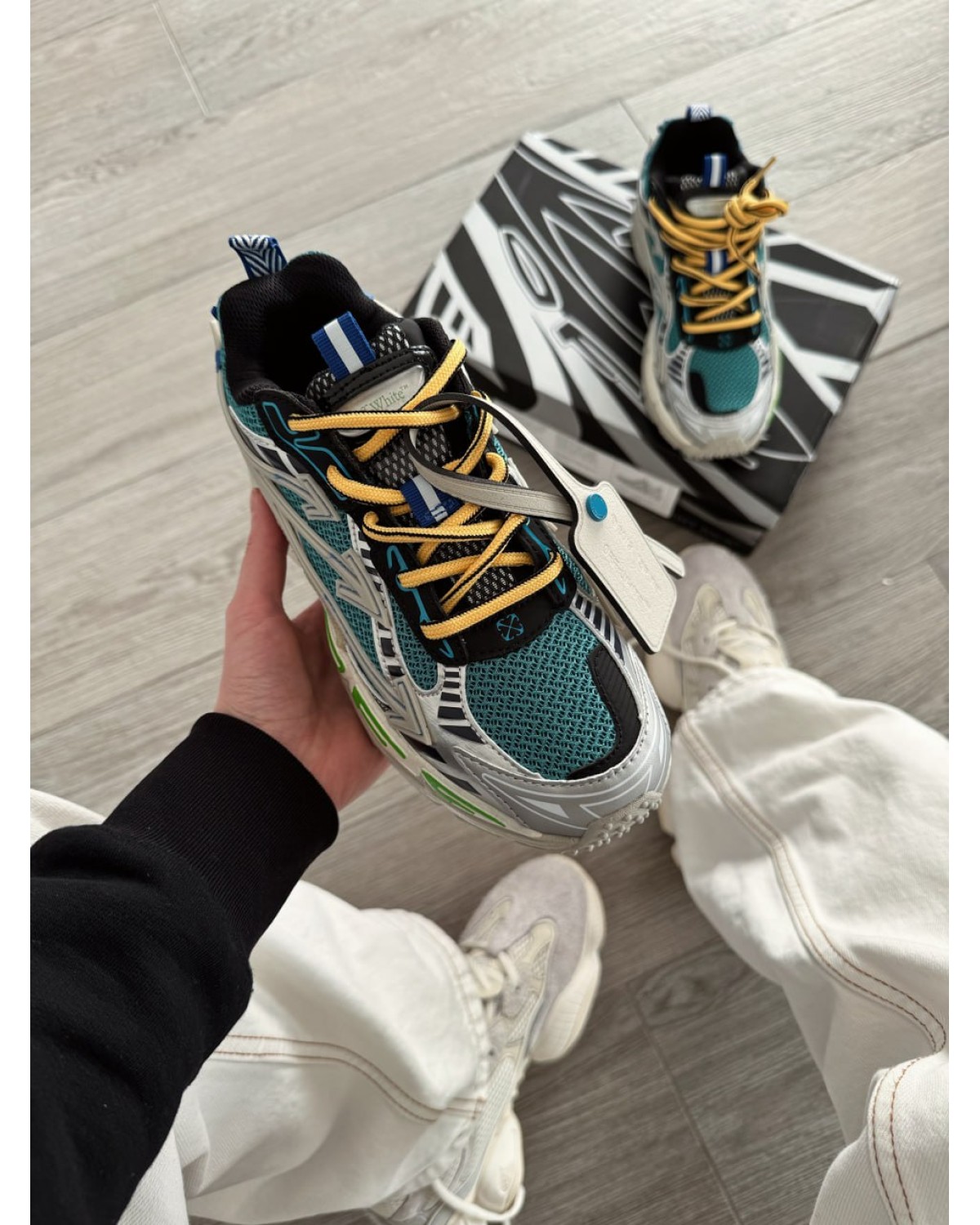 OFF-WHITE Be Right Back Paris
