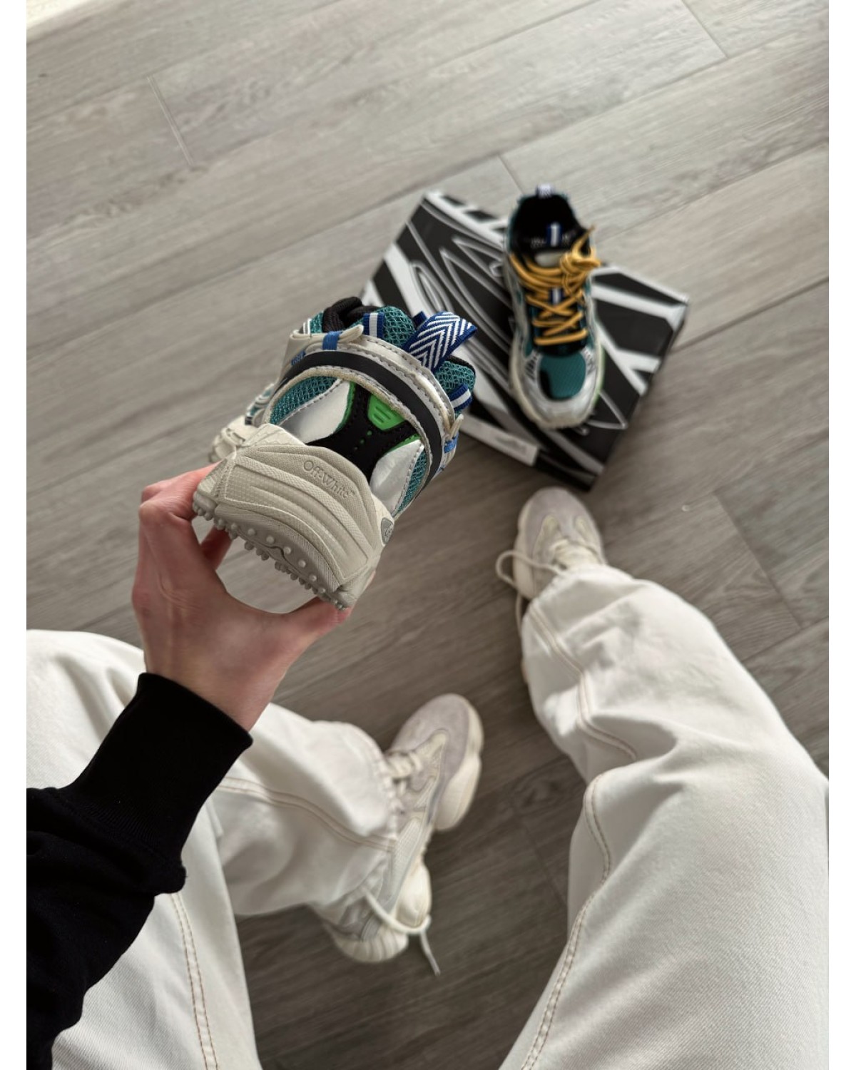 OFF-WHITE Be Right Back Paris