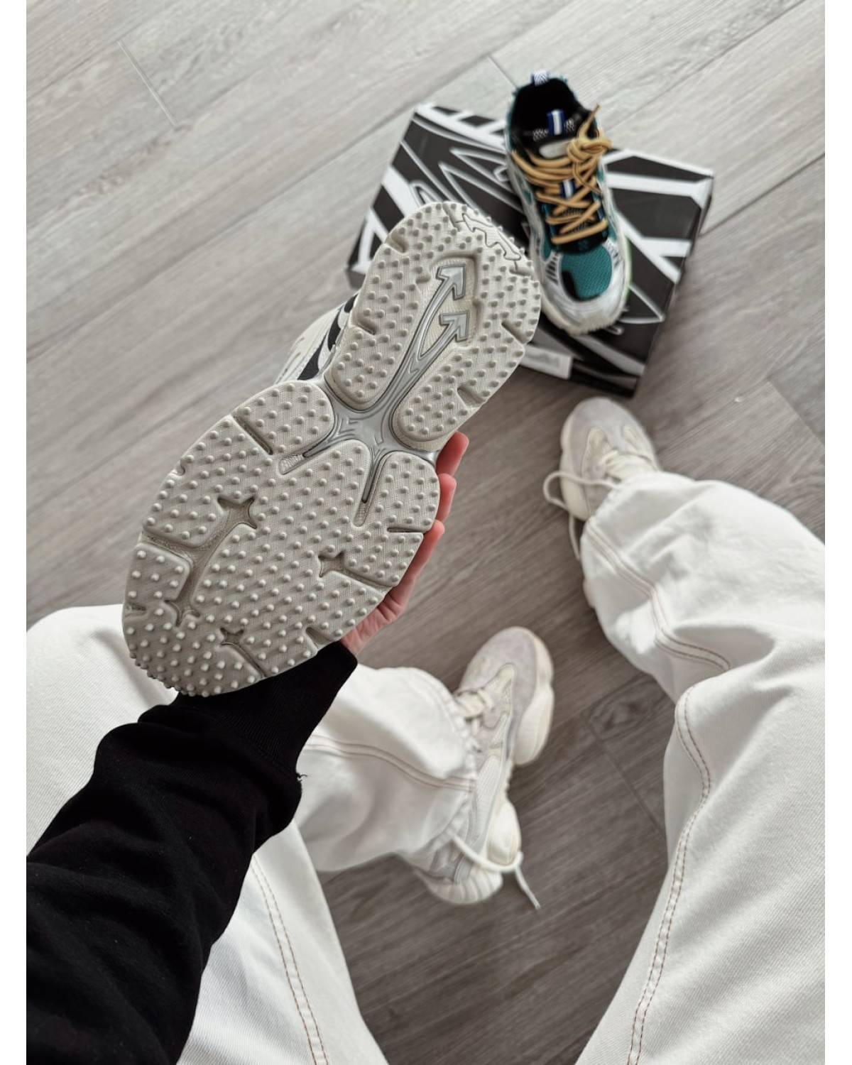 OFF-WHITE Be Right Back Paris