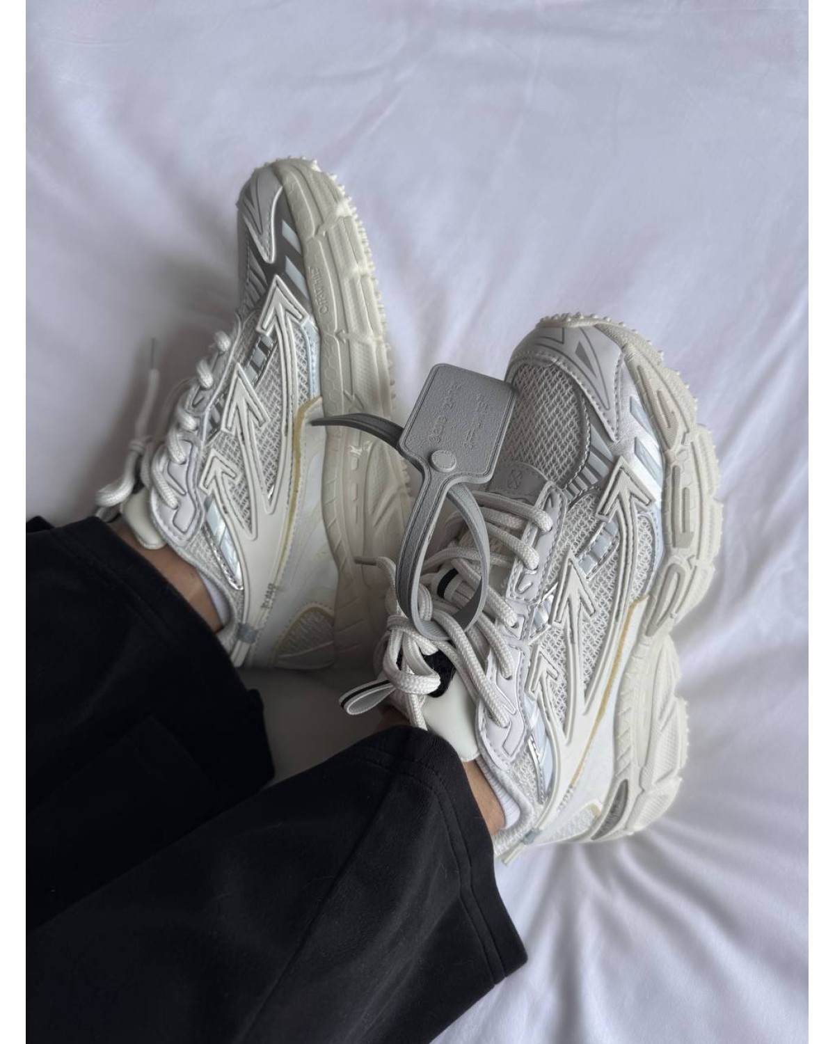 Off-White Be Right Back White