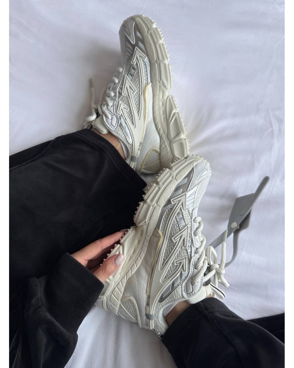 Off-White Be Right Back White