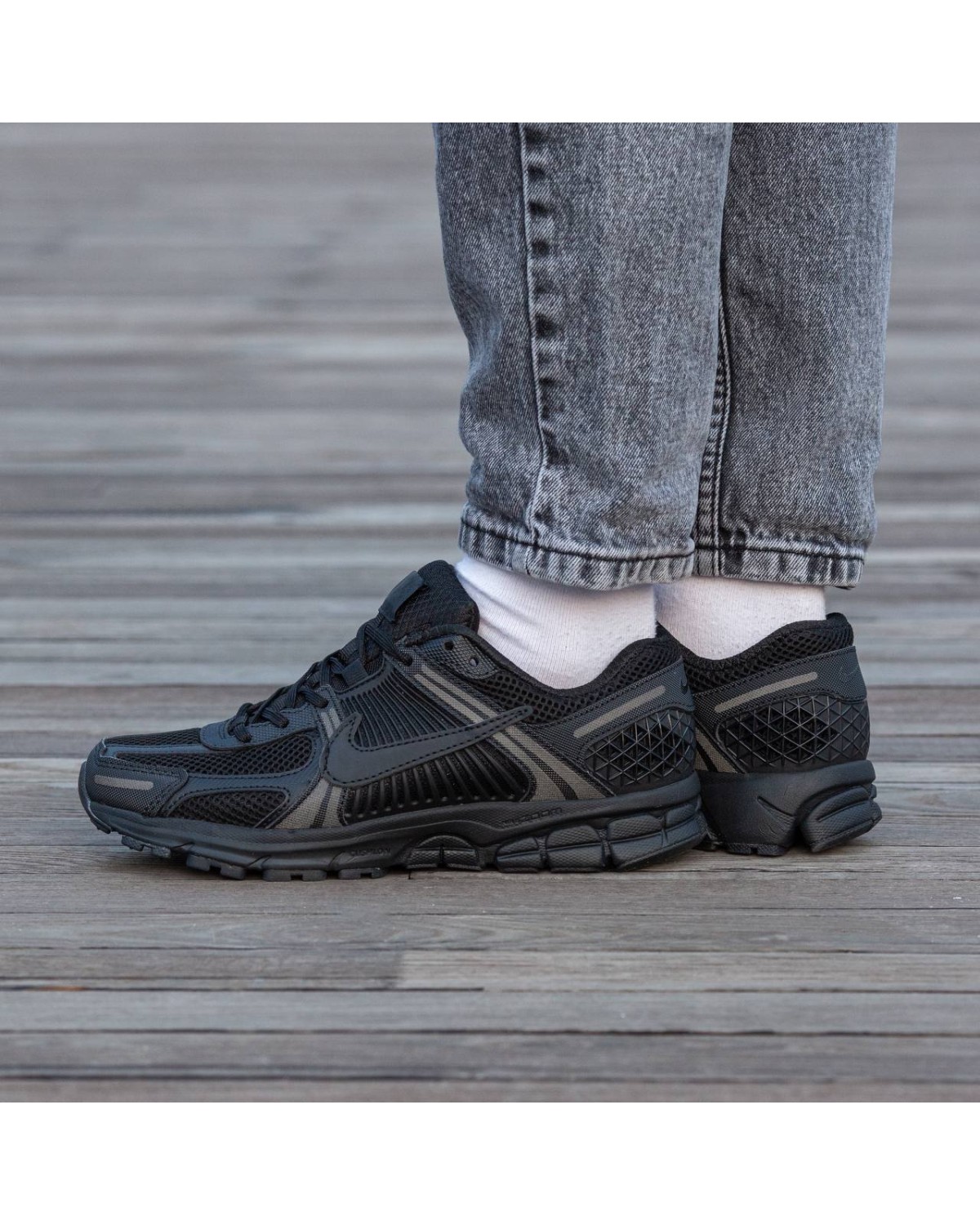 Nike Vomero 5 Triple Black