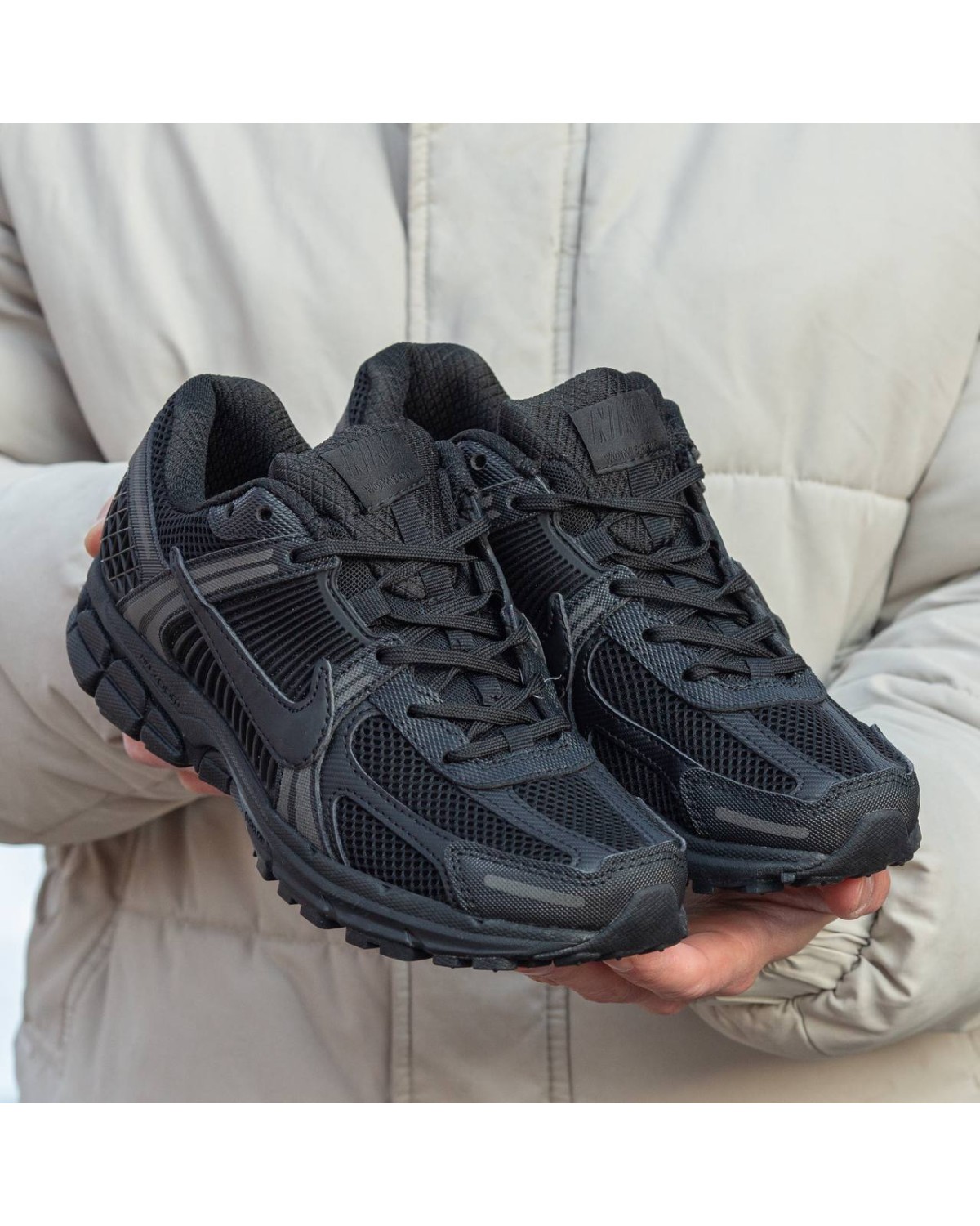 Nike Vomero 5 Triple Black