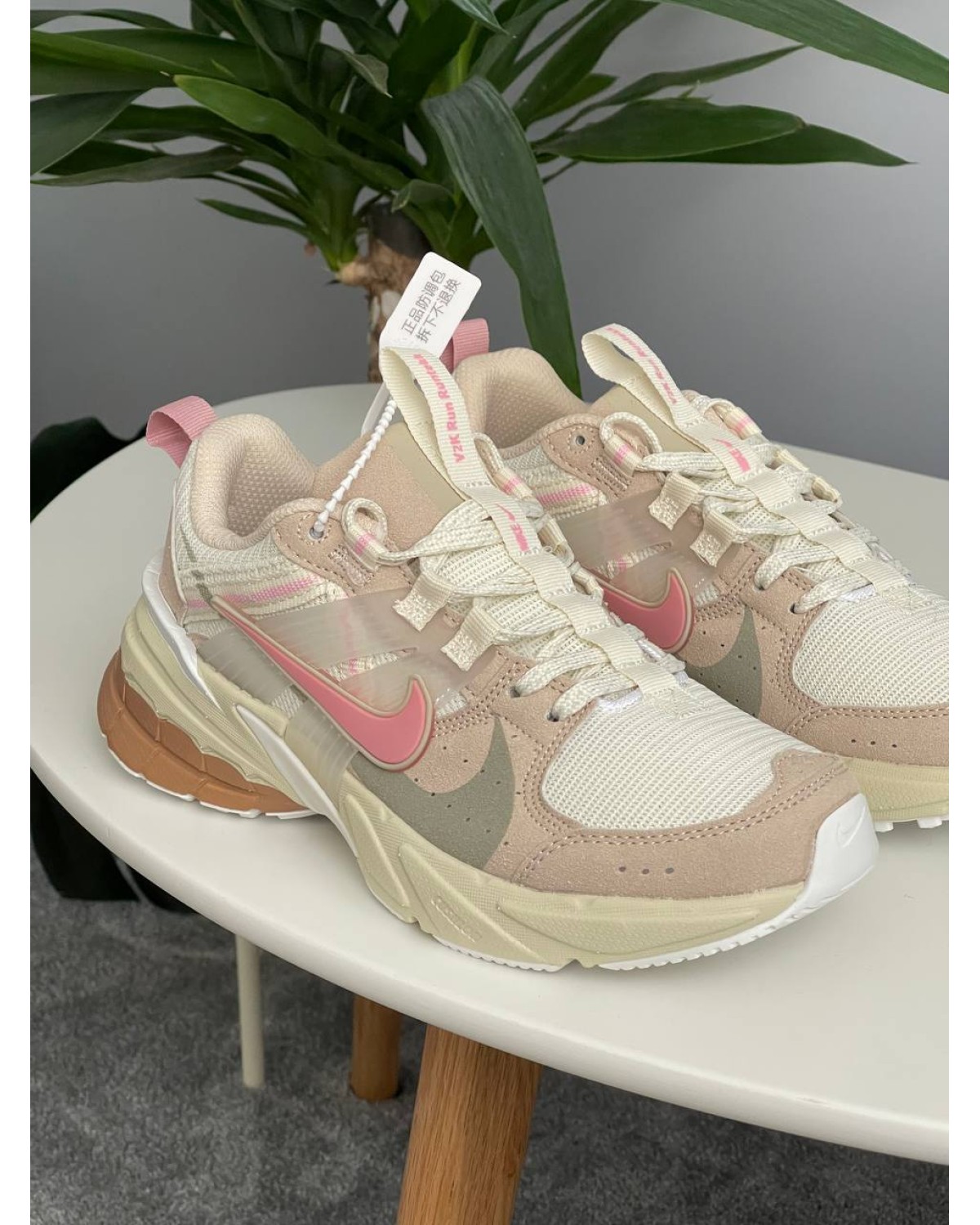 Nike V2K Runtekk Beige Pink