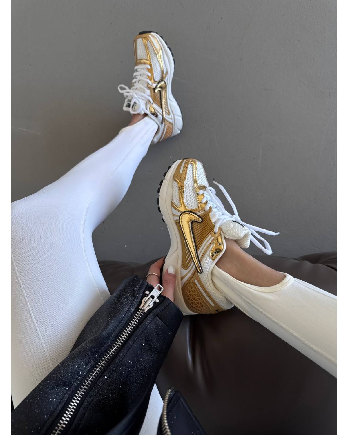 Nike Vomero 5 Metallic Gold