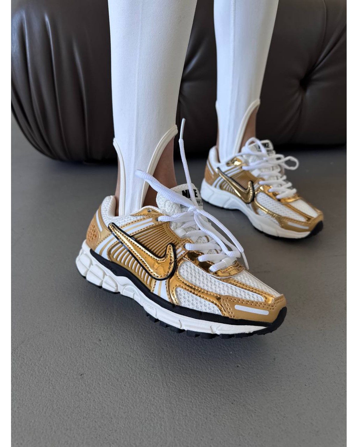 Nike Vomero 5 Metallic Gold