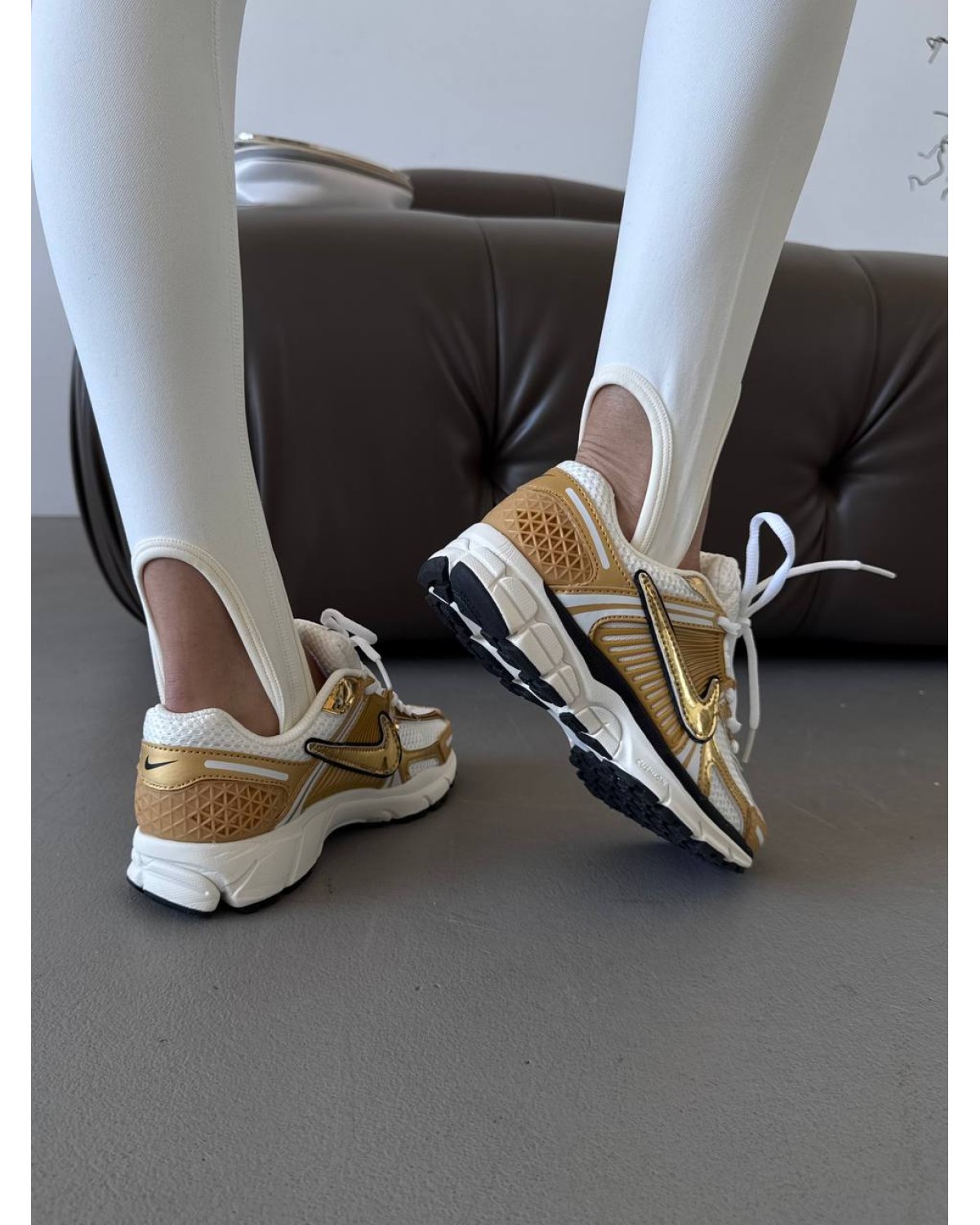 Nike Vomero 5 Metallic Gold