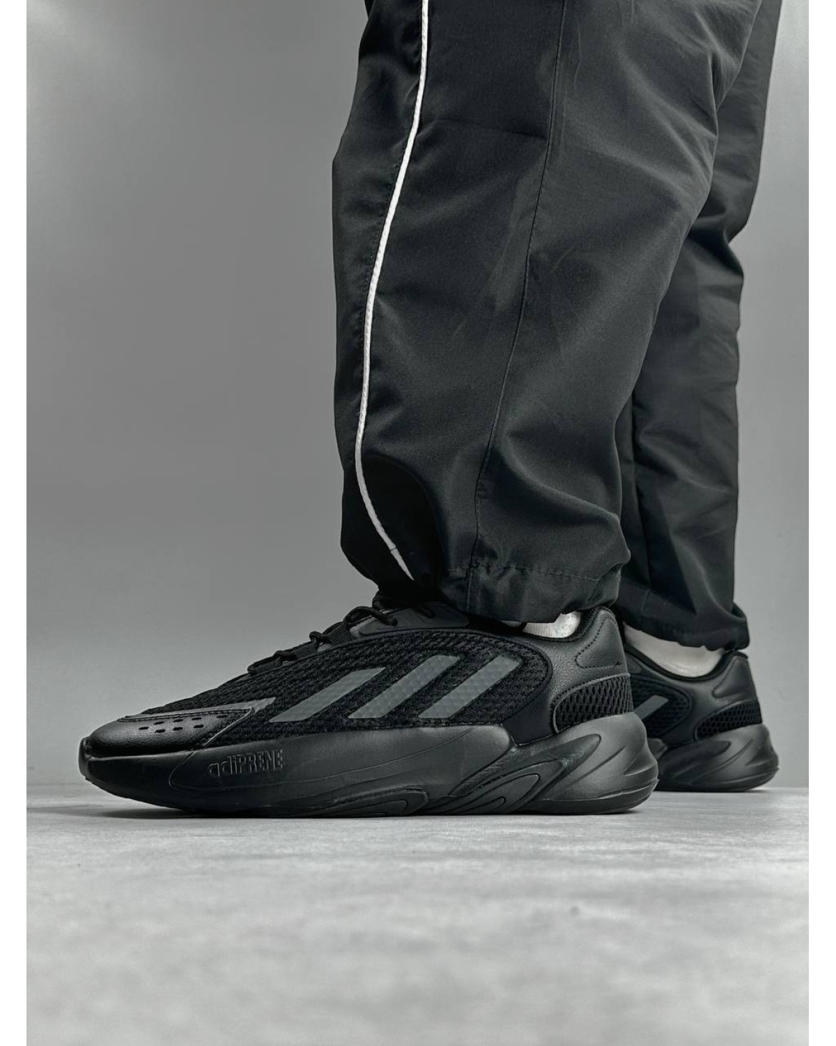 Adidas Ozelia Black