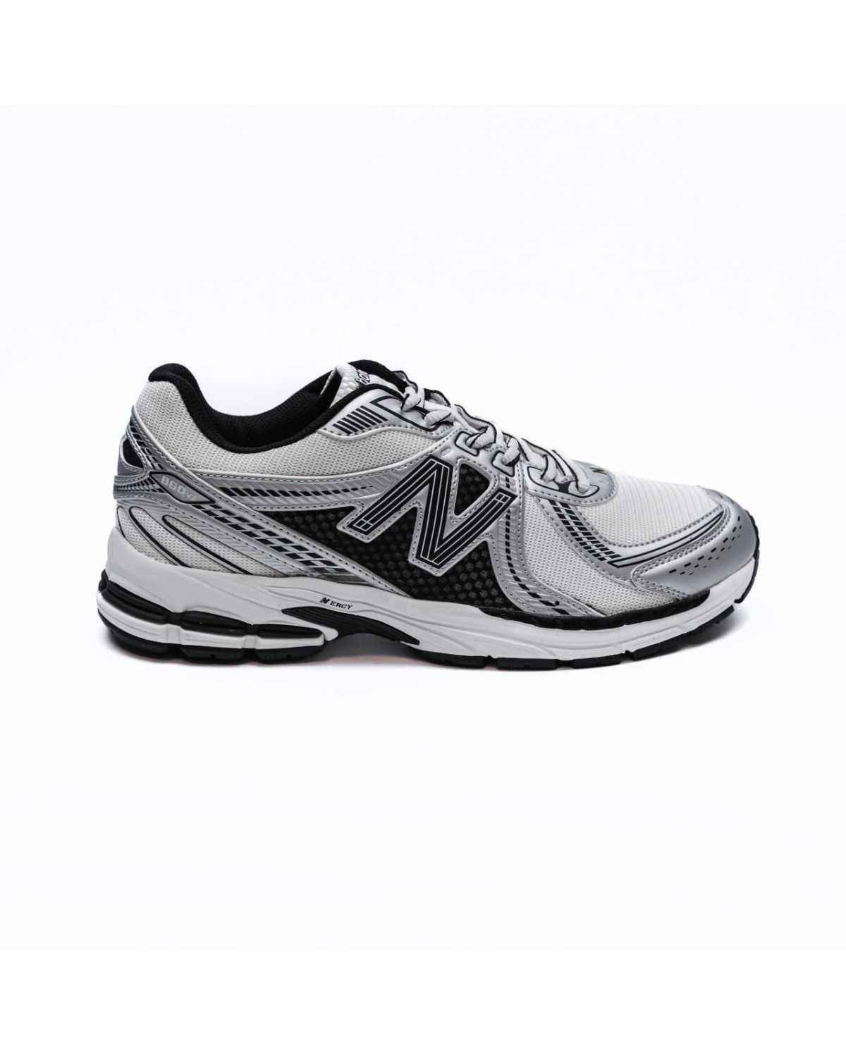 New Balance 860v2
