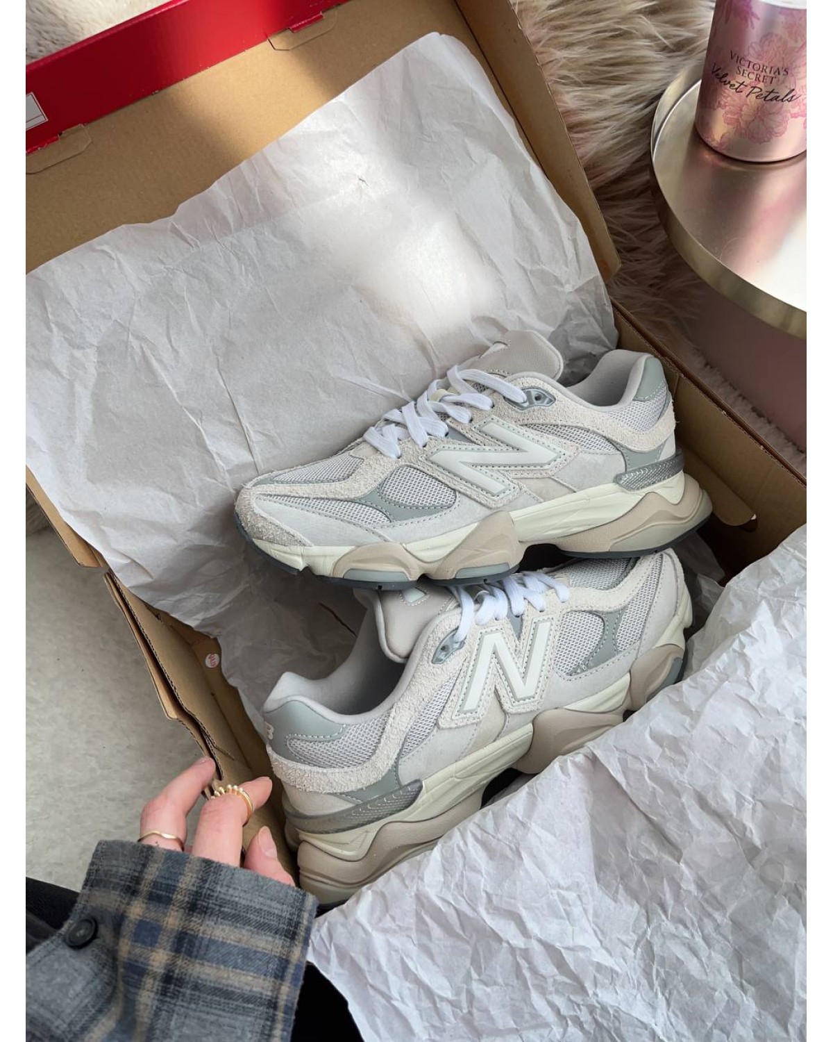 New Balance 9060 Light Grey