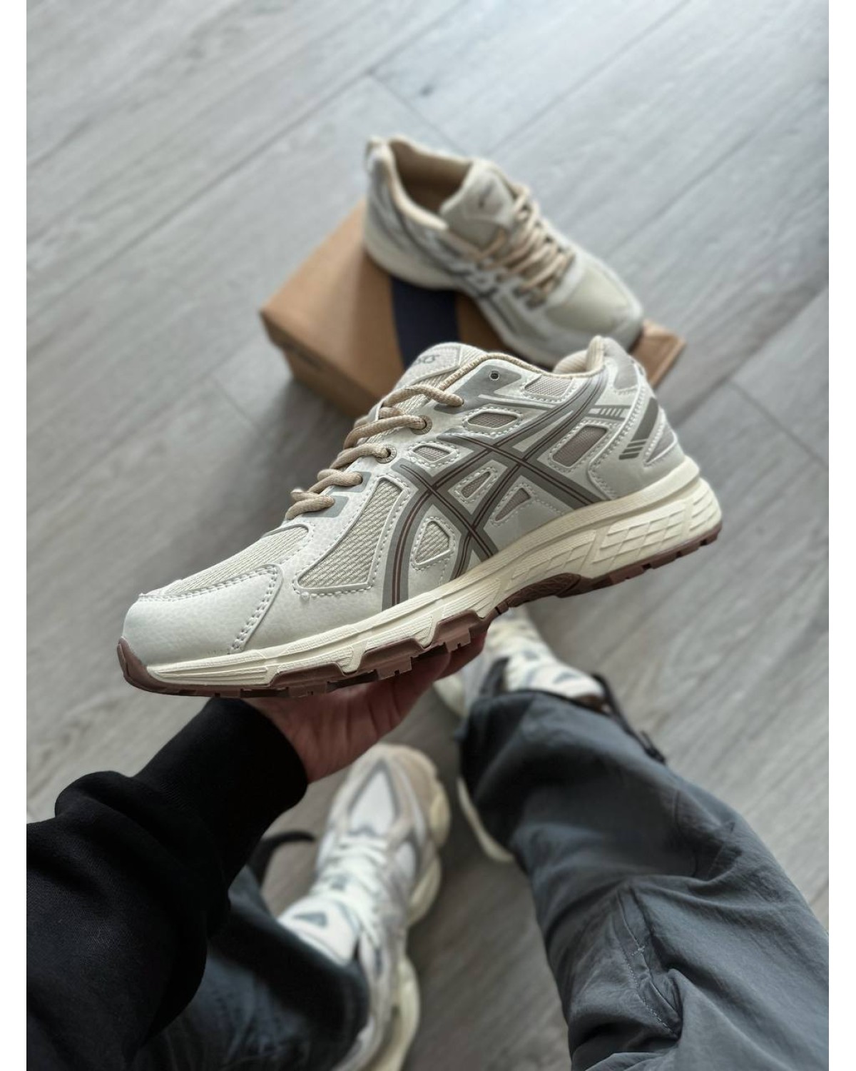 Asics Gel-Venture 6 Cream Gray
