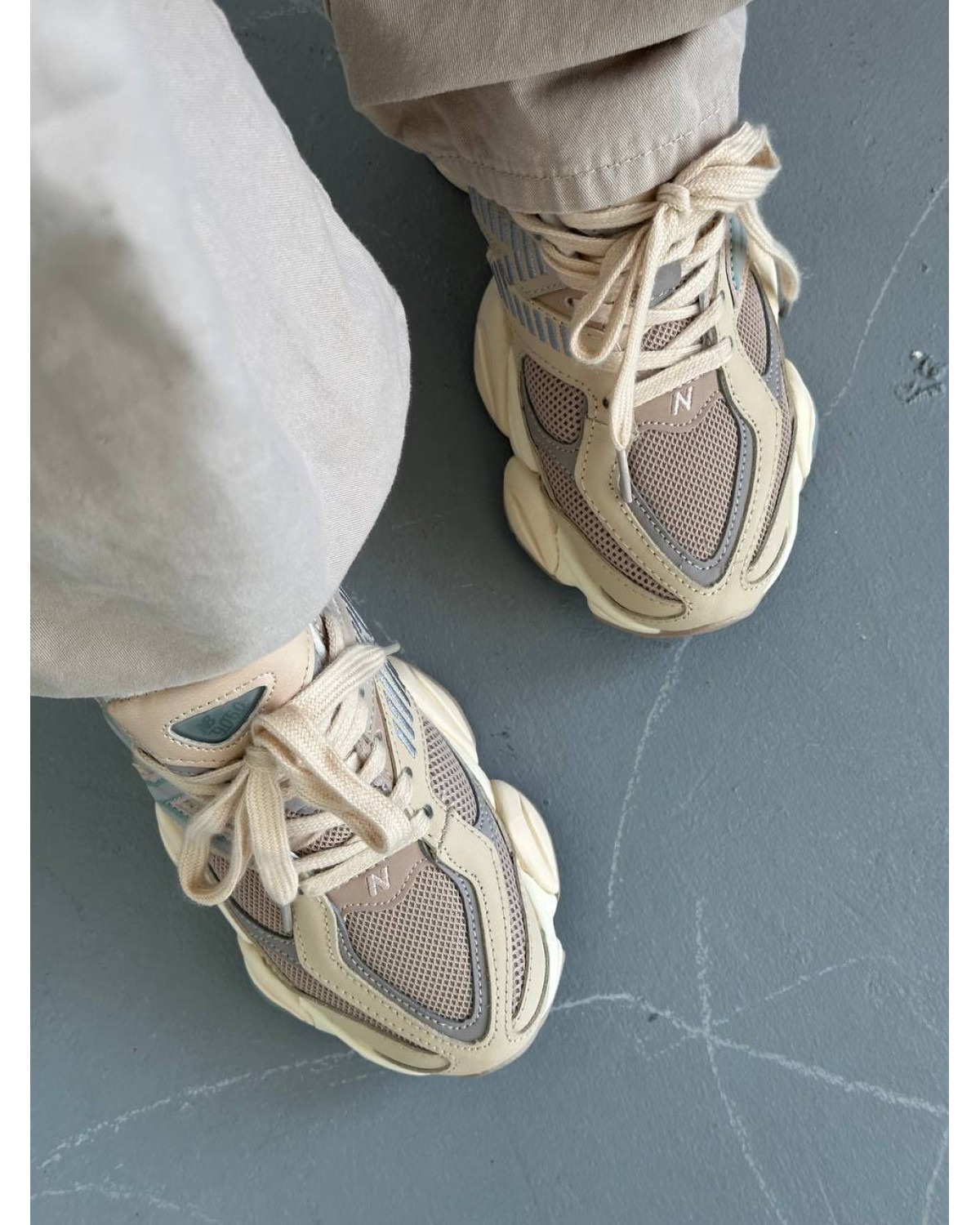 New Balance 9060 Beige