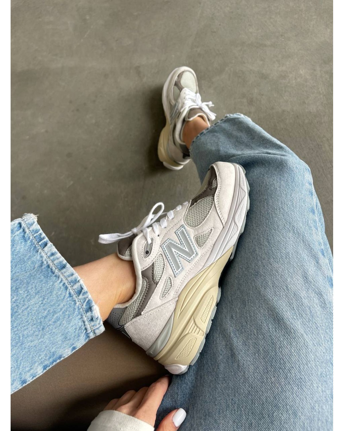 New Balance 990 V4