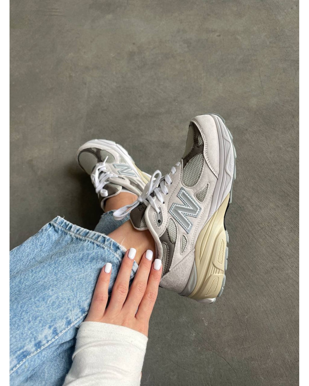 New Balance 990 V4