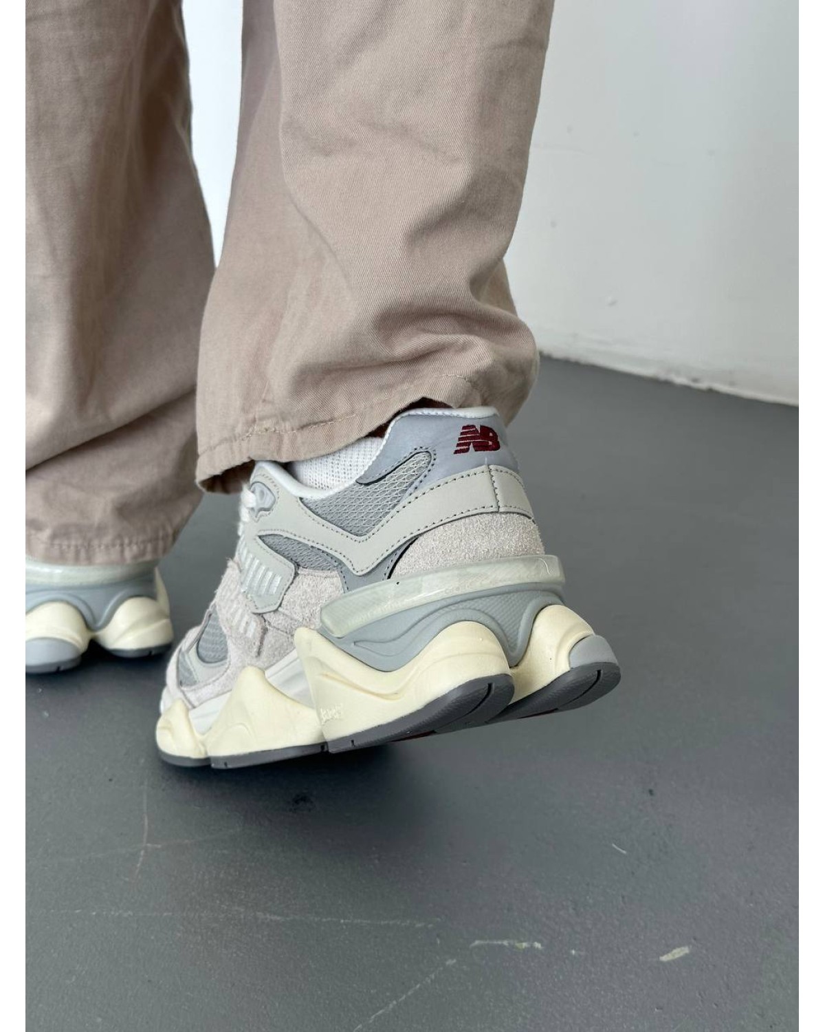 New Balance 9060 Light Grey