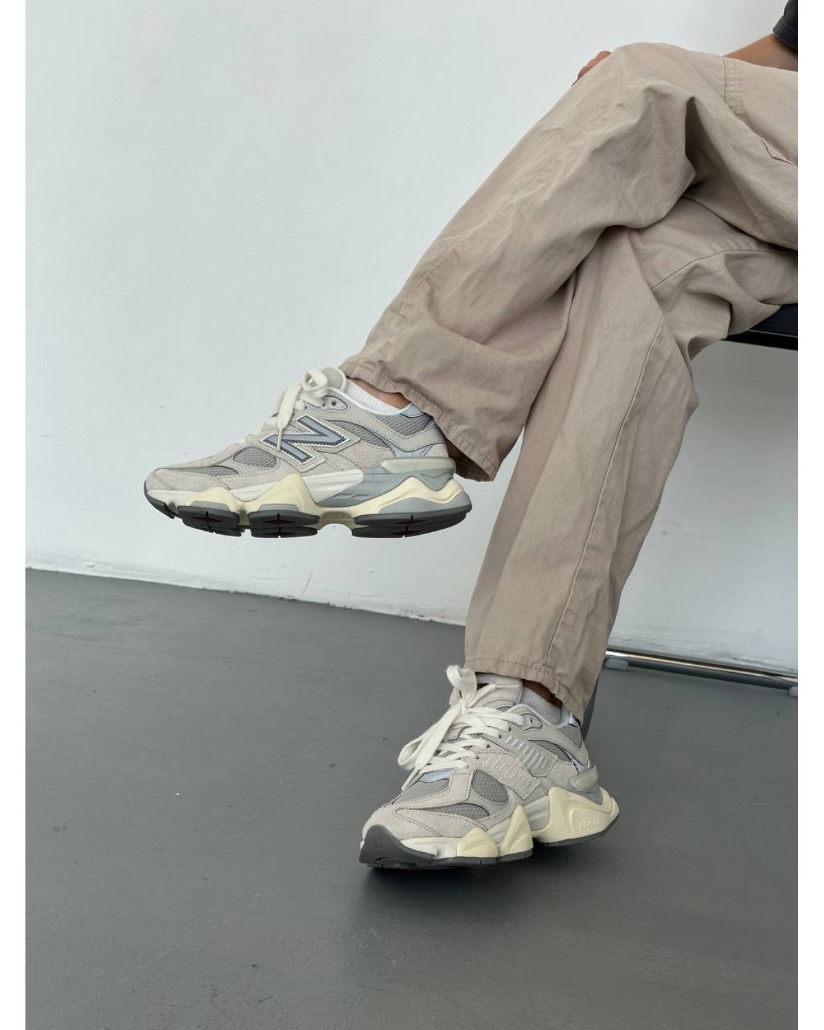 New Balance 9060 Light Grey