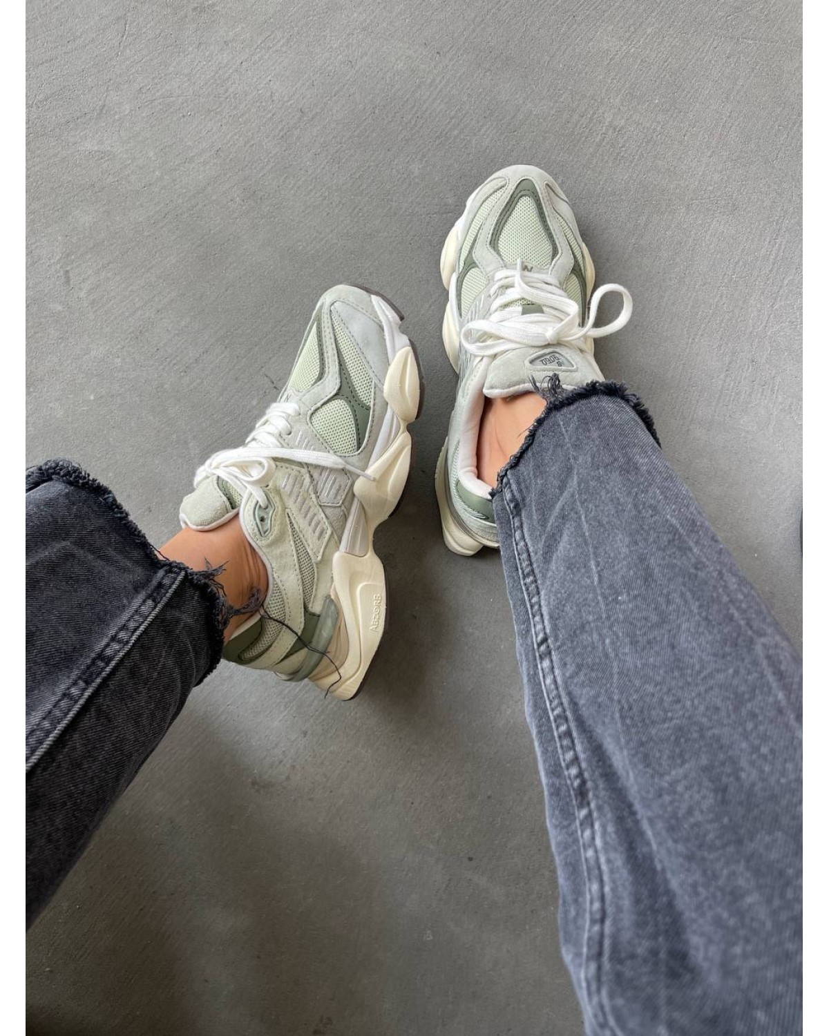 New Balance 9060