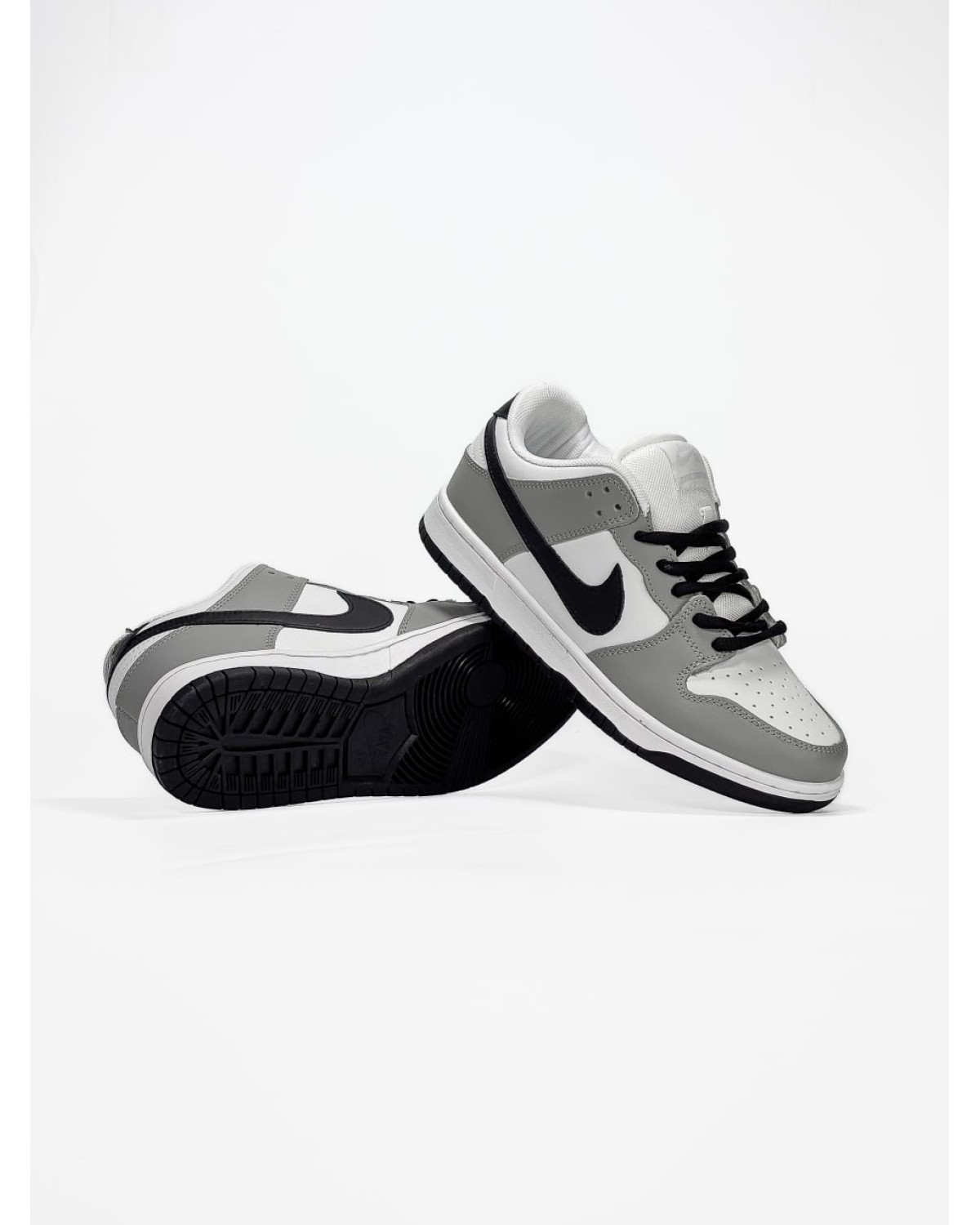 Nike SB Dunk Low Black/Grey/White