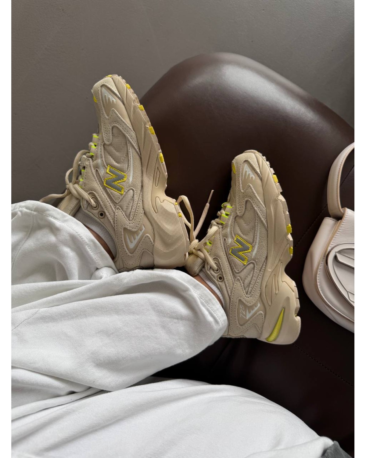 New Balance 725 Beige Yellow