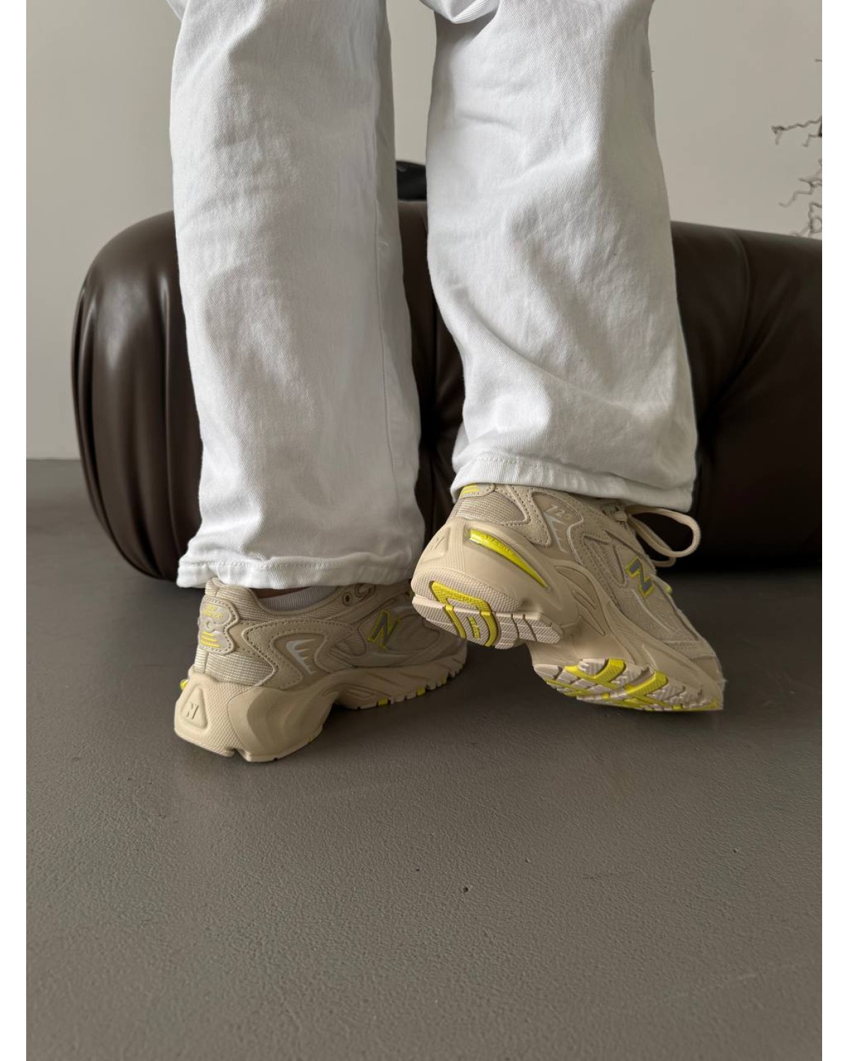 New Balance 725 Beige Yellow