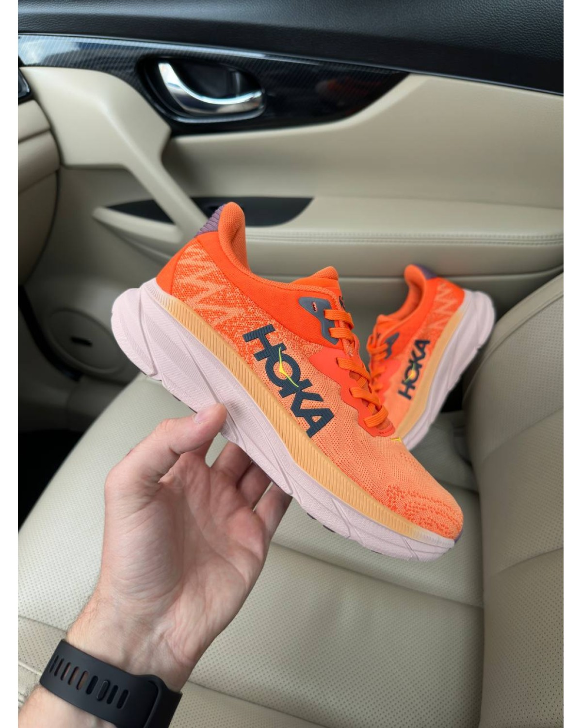 Hoka One One Challenger Orange