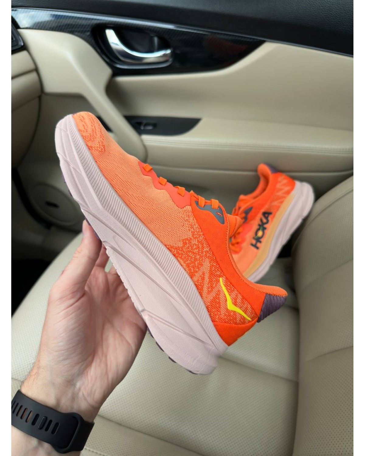 Hoka One One Challenger Orange