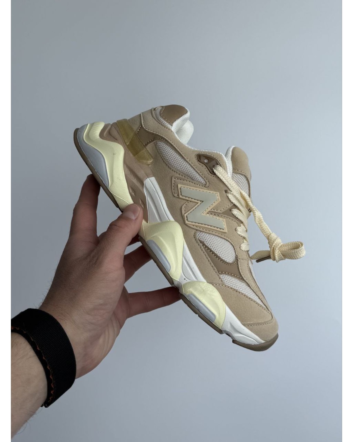 New Balance 9060 Beige