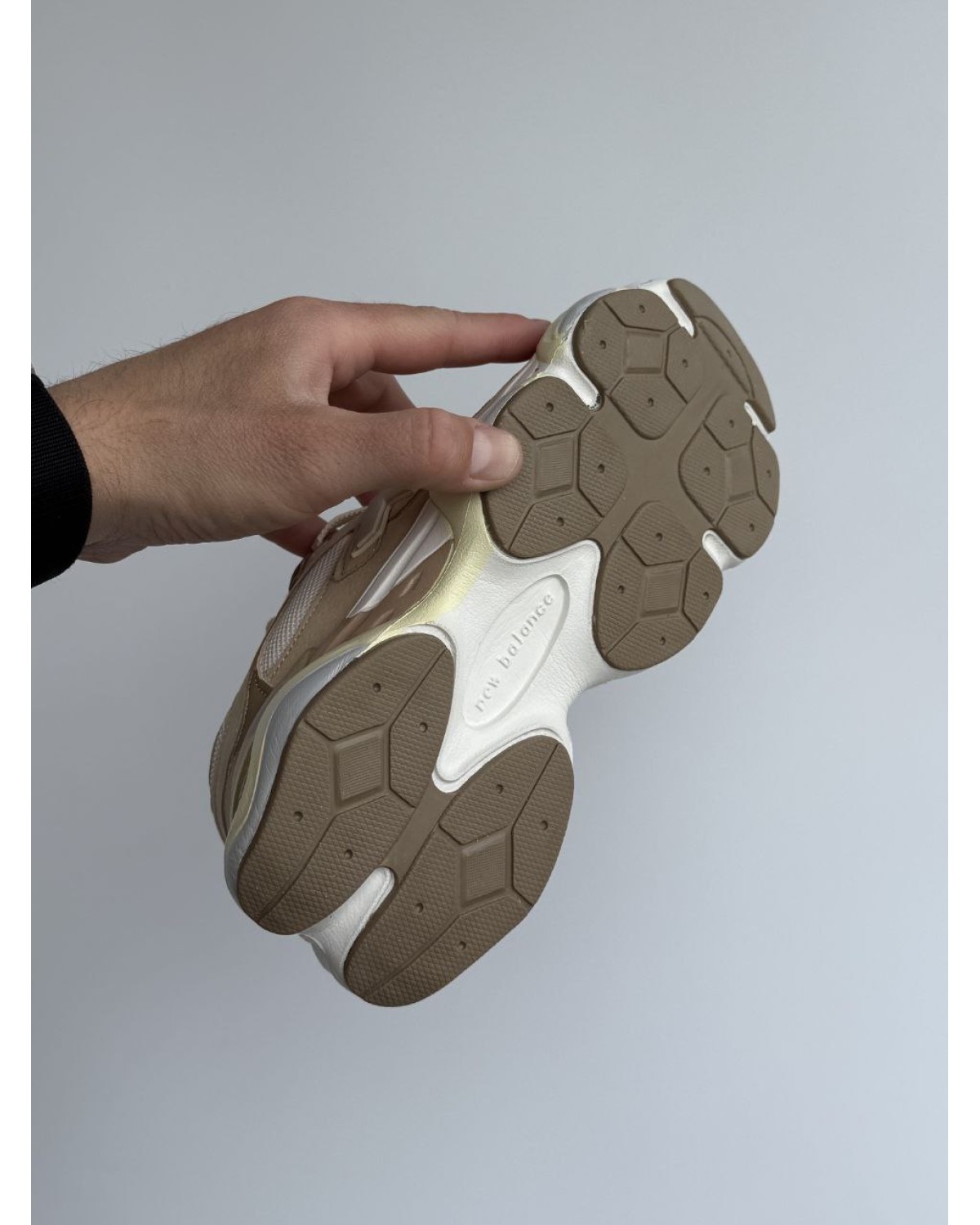 New Balance 9060 Beige